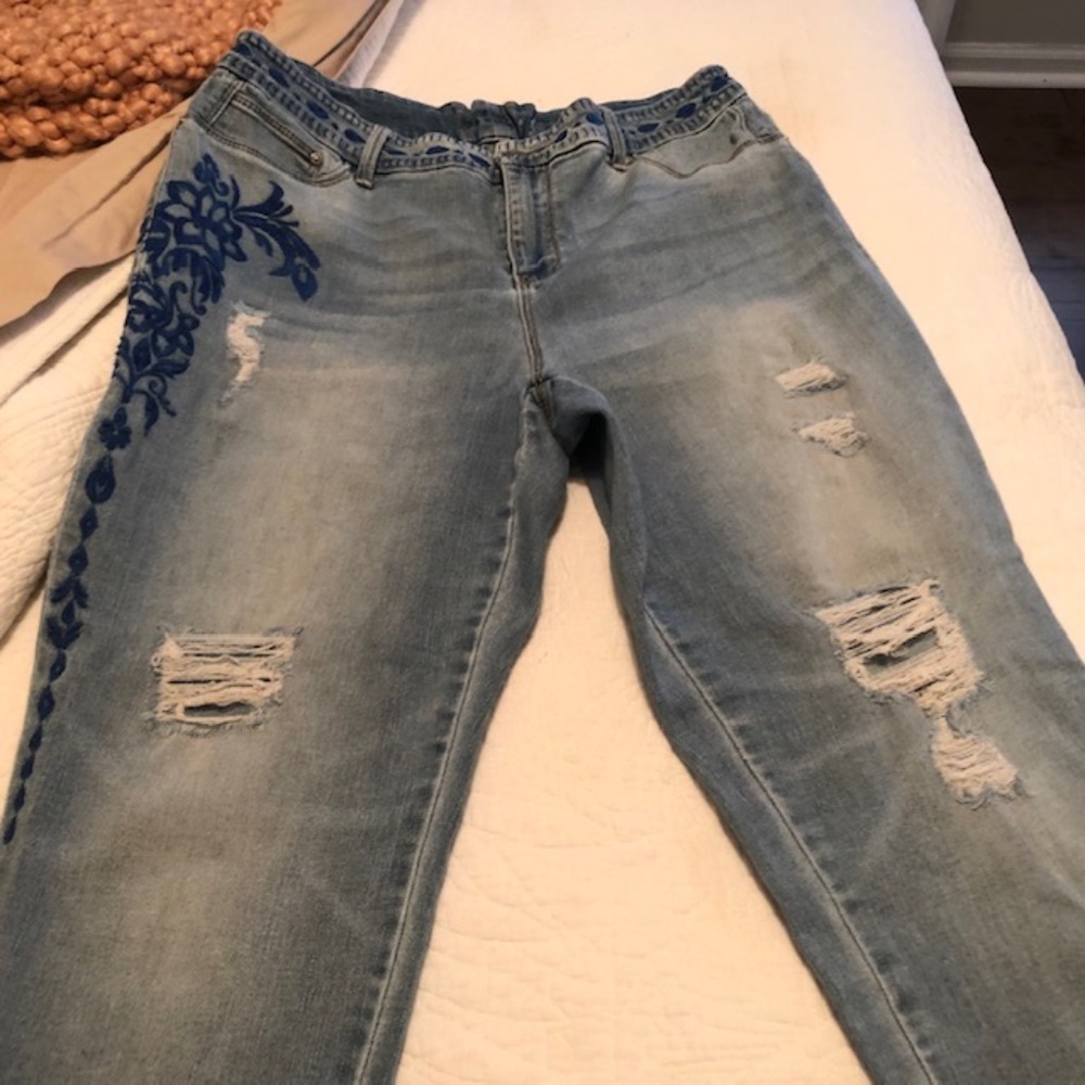 Chicos Embelished cropped jeans  1.5